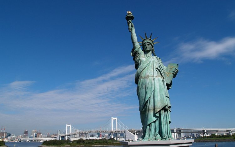 17 июня 1885 года в Нью-Йорк прибыла статуя Свободы