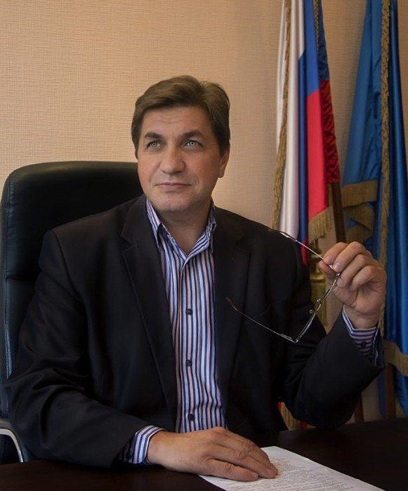 Nikolay Filippovich Kolenchin – Doctor of Technical Sciences, senior researcher at the Center of Advanced Research and a part-time professor of the faculty of material science and structural material technology of the Institute of Industrial Technology and Engineering under the Tyumen University of Industry
