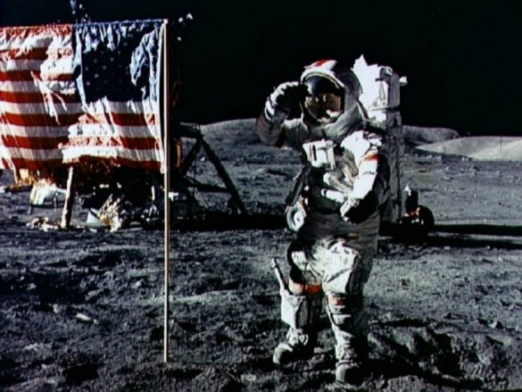 21 июля 1969 года человек впервые ступил на Луну