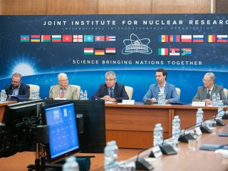 Сверхтяжелые и сверхбыстрые: установки Объединенного института ядерных исследов…