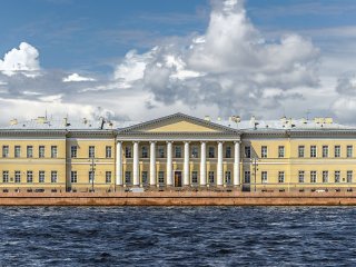 Building of St. Petersburg Academy of Sciences on Vasilyevsky Island (today – St. Petersburg Research Center of the Russian Academy of Sciences). Source: Alex “Florstein” Fedorov / Wikipedia