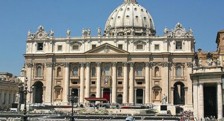 18 ноября 1626 года папа Урбан VIII освятил собор Святого Петра в Риме