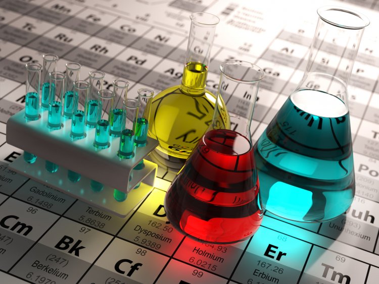 The modern wording of the periodic law: the properties of chemical elements, as well as the properties and features of the compounds they form, are in a periodic dependence on the charge of the nucleus of atoms of chemical elements. Photo source: photobank 123RF.