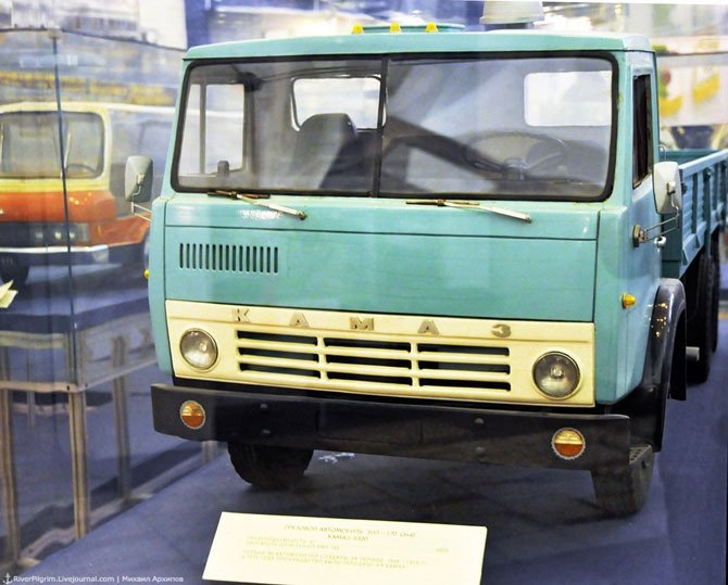 В 1976 г. с главного конвейера Камского автомобильного завода сошел первый грузовик