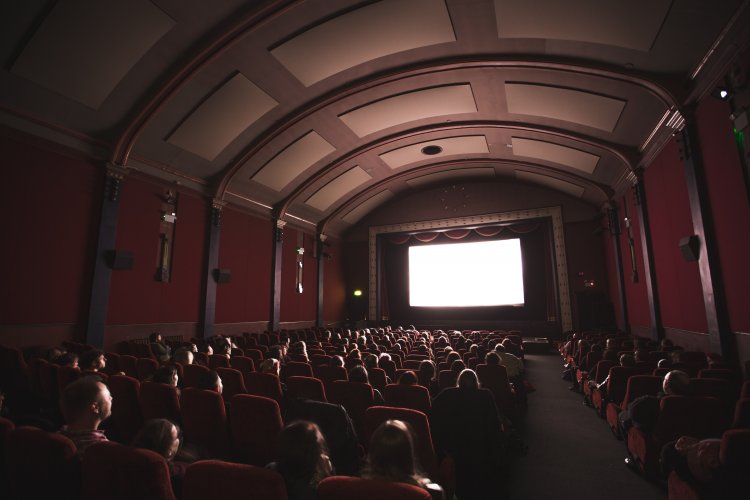 Cinema Mystery. Photo: Jake Hills / Photo bank Unsplash 