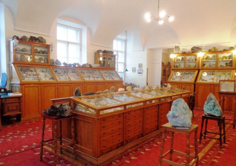 The Mineralogical Museum of Saint Petersburg State University is the largest mineralogical museum in Russia. Photo: A. Evseev, http://geo.web.ru.