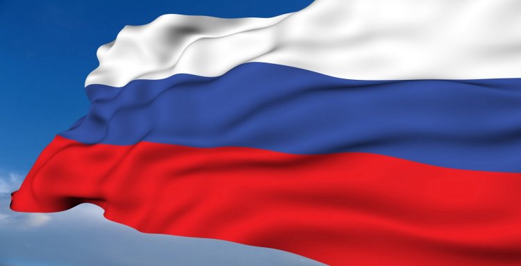 В 1991 году России возвратили трехцветный флаг