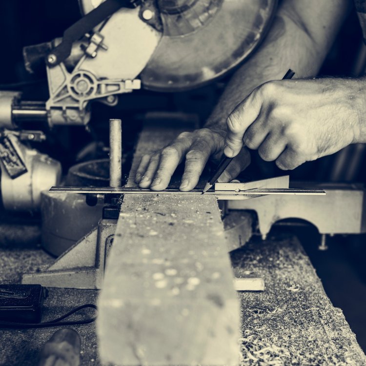 Carpenter Craftman Lumber Timber Woodwork Concept. Photo: rawpixel / 123RF