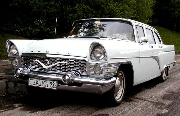 В 1959 г. начался выпуск автомобилей ГАЗ-13
