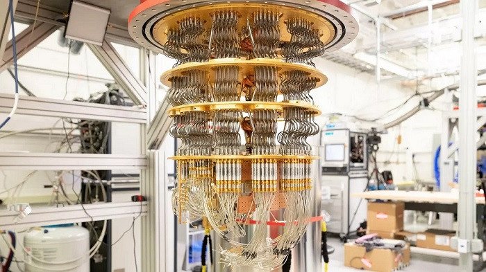 Google quantum computer. Photo: https://www.cnet.com
