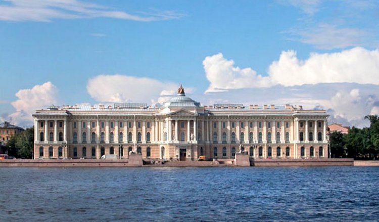 В 1724 г. Сенат утвердил проект Петра I об учреждении Петербургской Академии наук