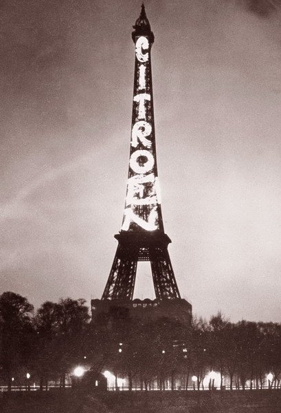 4 июля 1925 года над Парижем загорелась самая большая реклама в мире