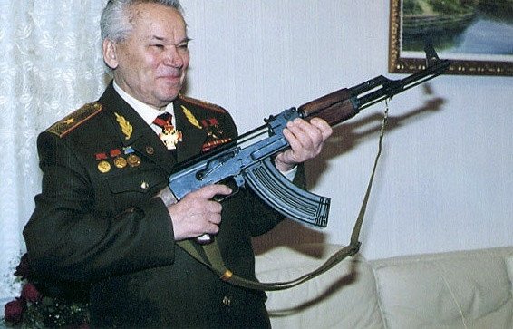 10 ноября 1919 года родился создатель всемирно известного оружия Михаил Тимофеевич Калашников