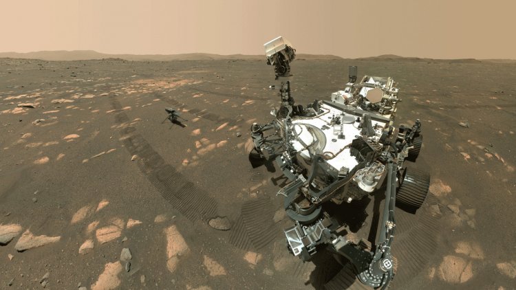 Selfie of Perseverance with Ingenuity in Ezero Crater on Mars, April 7, 2021