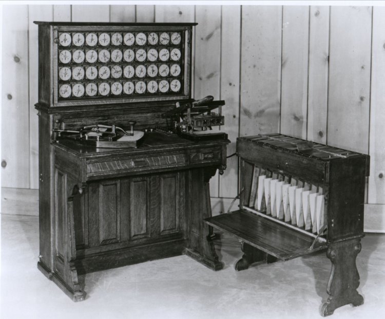 В 1889 г. американский инженер Герман Холлерит запатентовал табулятор