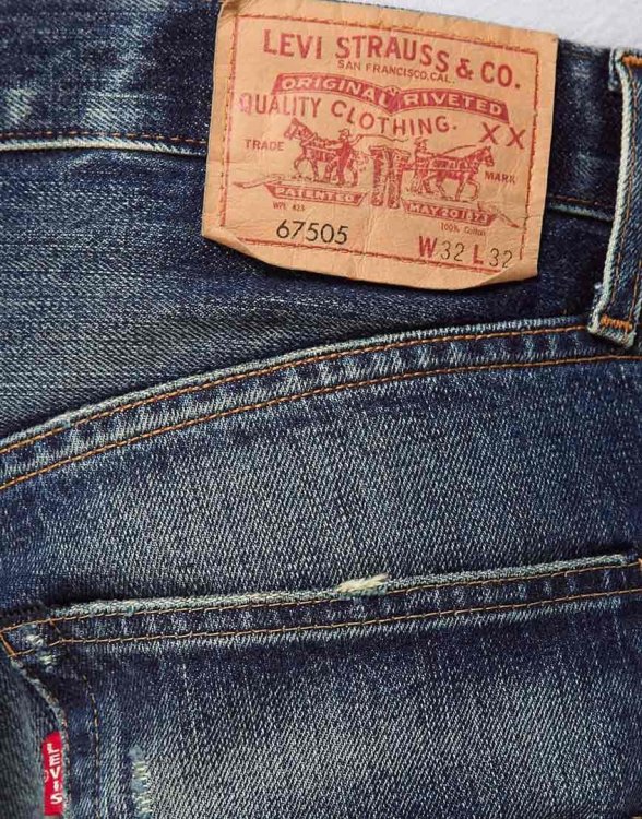 20 мая 1873 года запатентованы джинсы