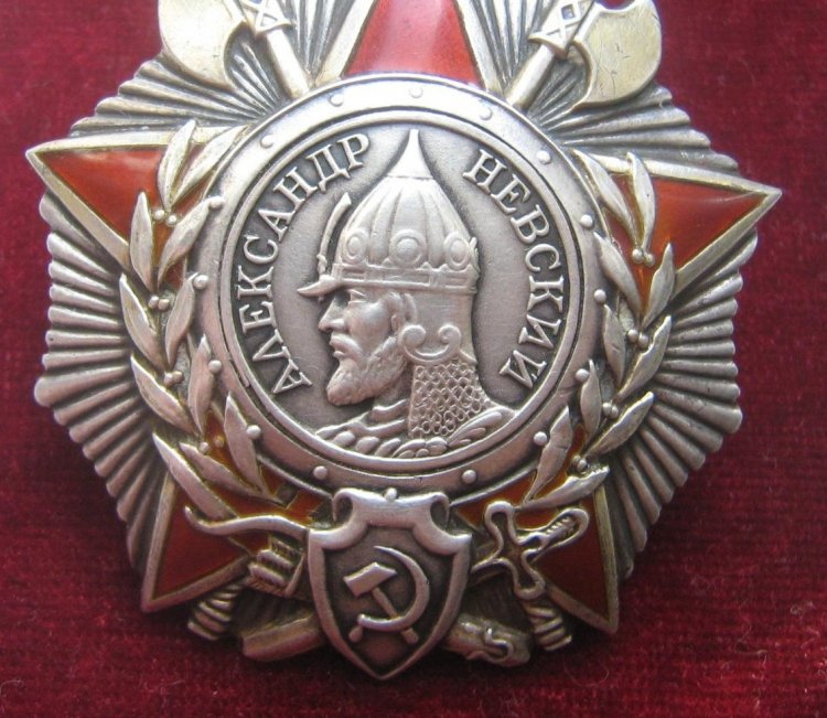 29 июля 1942 года в СССР учредили орден Суворова, орден Кутузова и орден Александра Невского