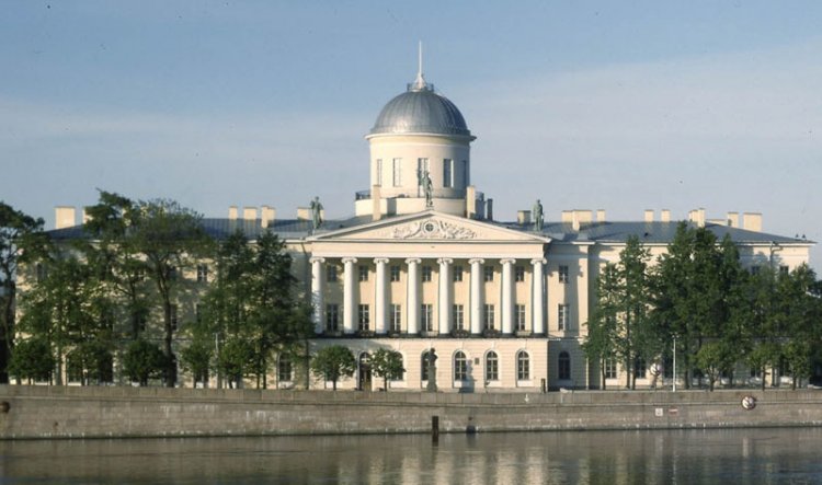 В 1905 г. был учрежден Пушкинский дом