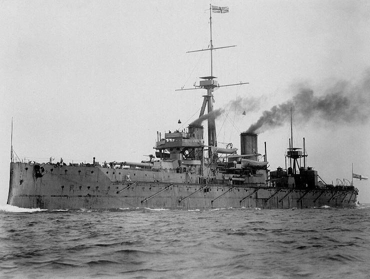 В 1906 г. был спущен на воду английский линкор «Дредноут», давший название классу кораблей