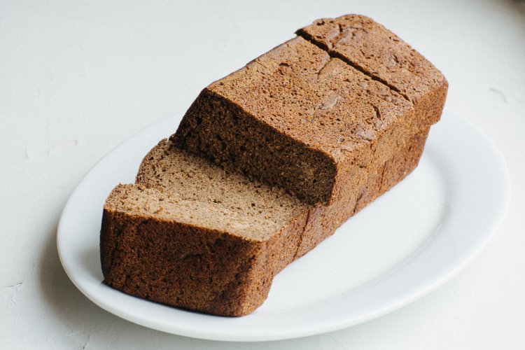 During the World War II in order to increase the nutritional value, the Institute developed a technology for additional vitaminization of bread and bakery products with vitamins of groups B1, B2 and PP. At the end of the war, in 1945, a book by L.Y. Auerman “Improving the Nutritional Value of Bread” was published.