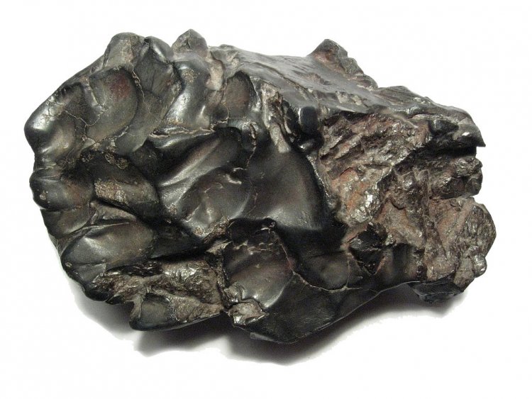 В 1947 г. в Уссурийской тайге в горах Сихотэ-Алинь упал метеорит