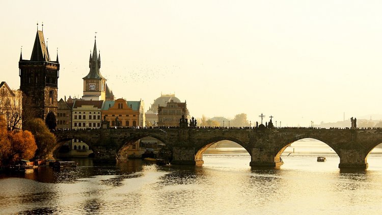 9 июля 1357 года в Праге заложен Карлов мост