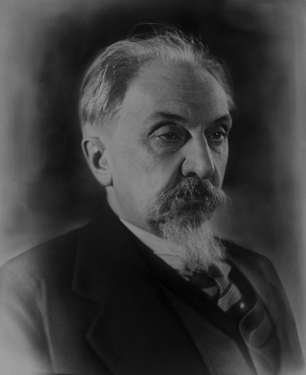 Lev Shcherba was a Russian linguist and lexicographer specializing in phonetics and phonology